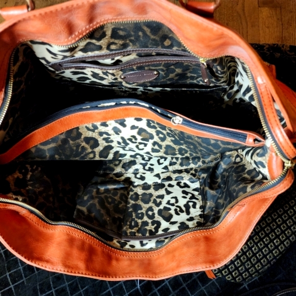 Gianni Bini burnt orange leather tote. Xl. - Picture 3 of 14